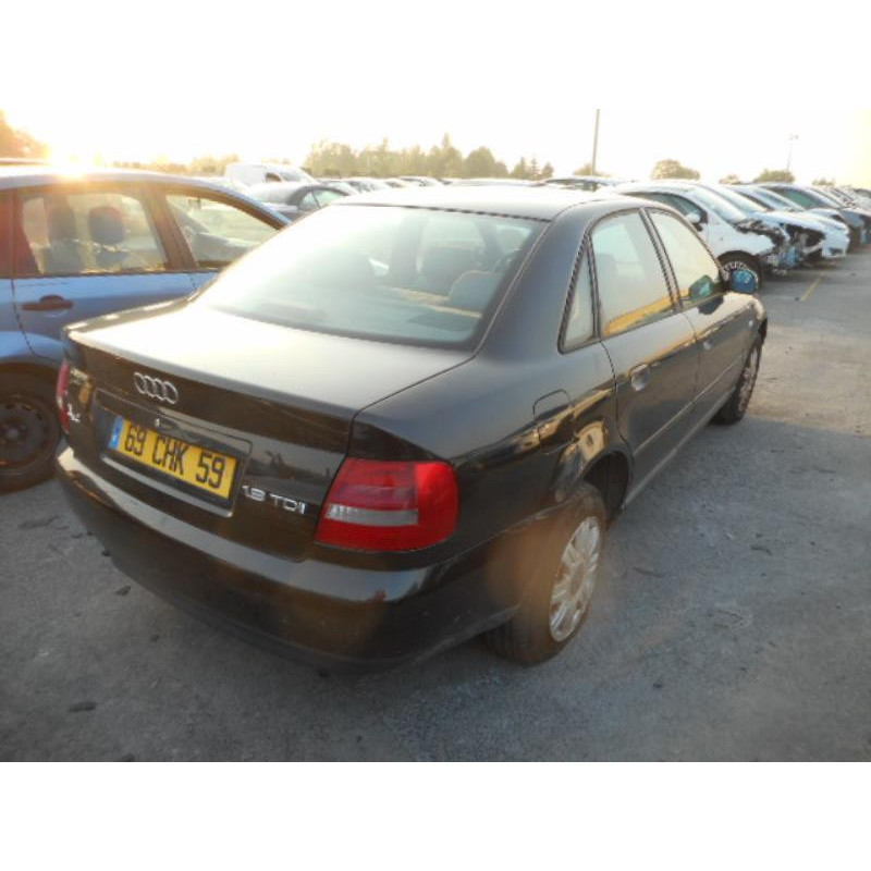 Feu arriere stop central AUDI A4 1 Photo n°6