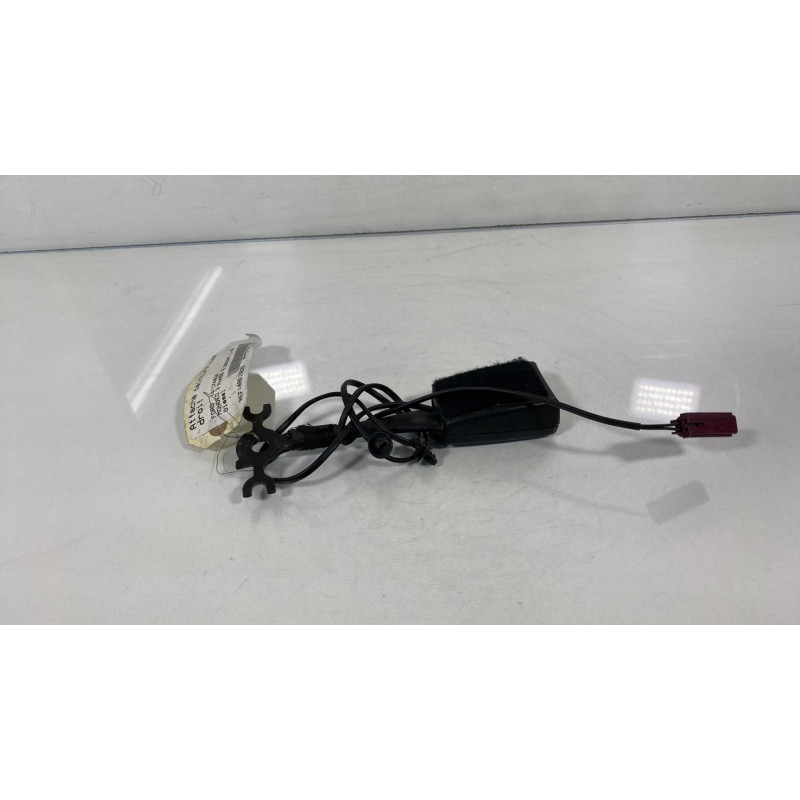 Attache ceinture avant droit FORD MONDEO 3 Photo n°2