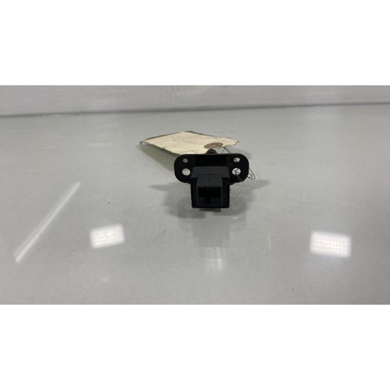 Bouton de warning CHEVROLET AVEO 2 Photo n°1
