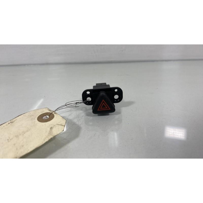 Bouton de warning CHEVROLET AVEO 2 Photo n°3