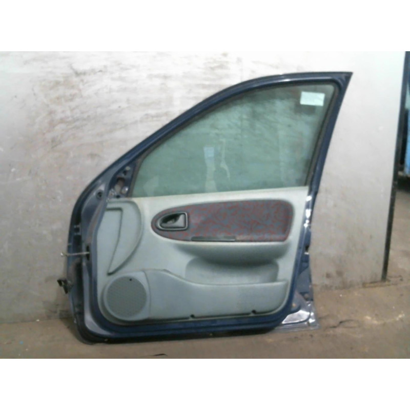 Porte avant droit RENAULT MEGANE 1 Photo n°1