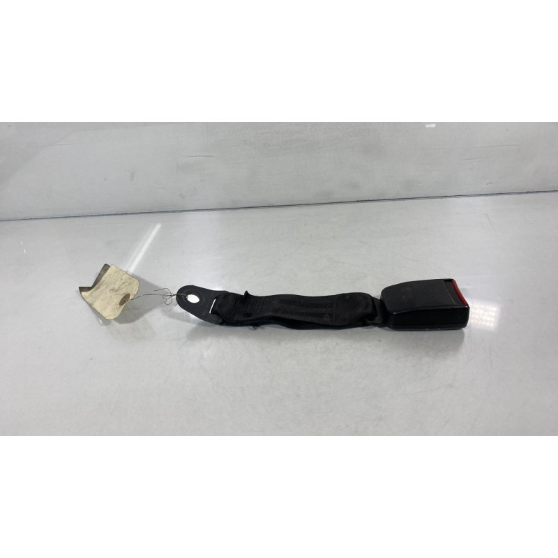 Attache ceinture arriere gauche PEUGEOT 309 Photo n°2
