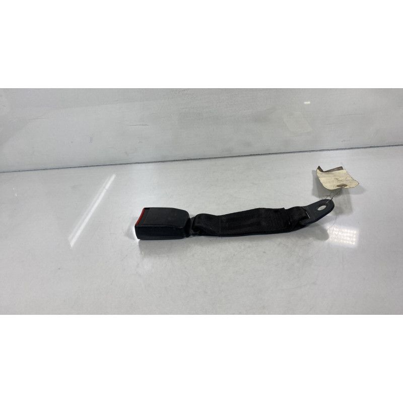 Attache ceinture arriere gauche PEUGEOT 309 Photo n°3