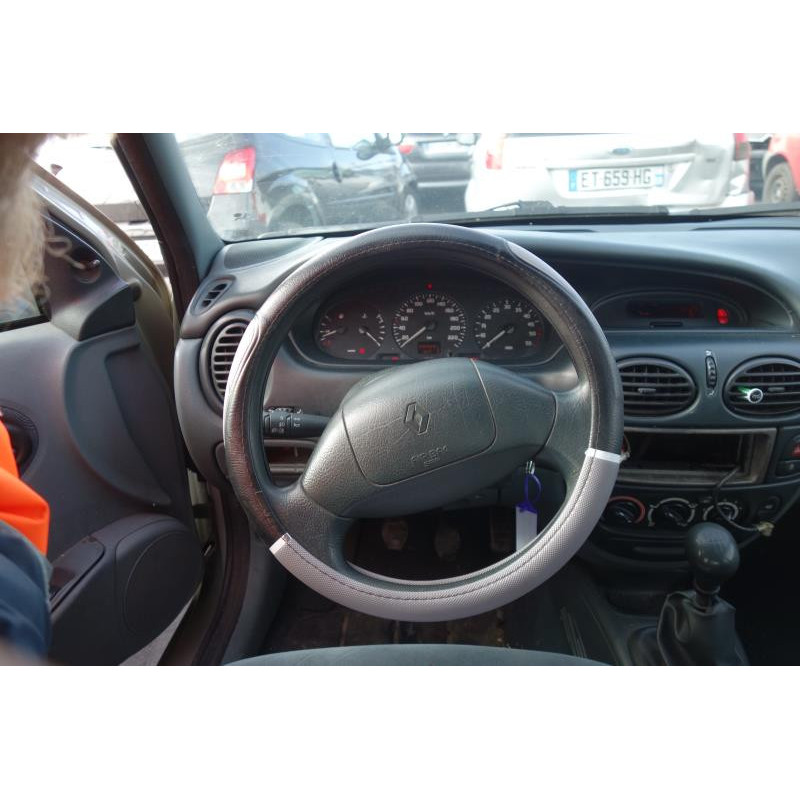 Boitier de prechauffage RENAULT MEGANE 1 Photo n°8