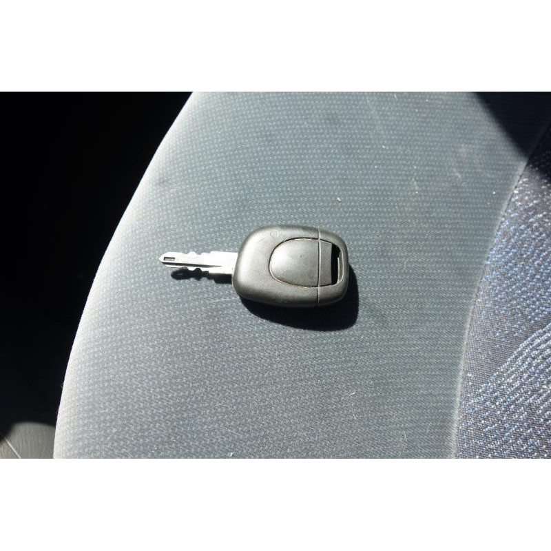 Interrupteur de leve vitre avant gauche RENAULT CLIO 2 Photo n°12