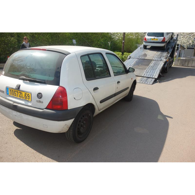 Volant RENAULT CLIO 2 Photo n°6