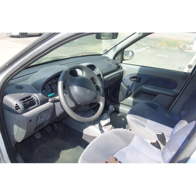 Volant RENAULT CLIO 2 Photo n°8