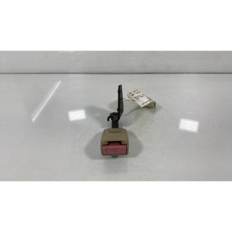 Attache ceinture arriere droit PEUGEOT 407 Photo n°1
