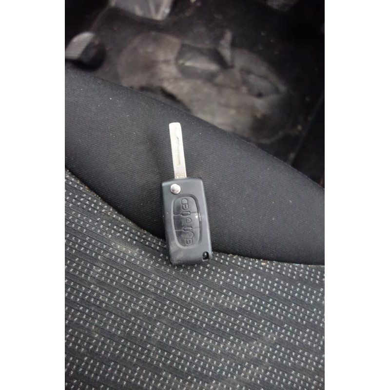 Trappe d'essence PEUGEOT 308 1 SW Photo n°10