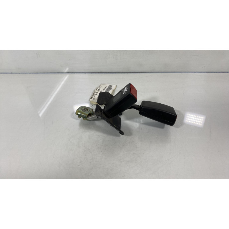 Attache ceinture arriere gauche AUDI A4 2 Photo n°2