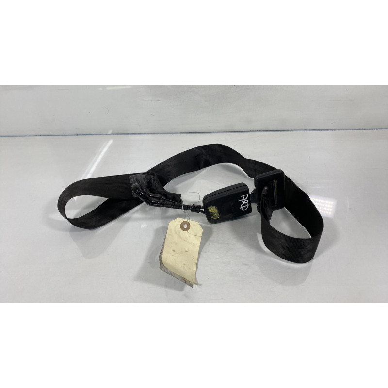 Attache ceinture arriere droit VOLKSWAGEN GOLF 4 Photo n°1