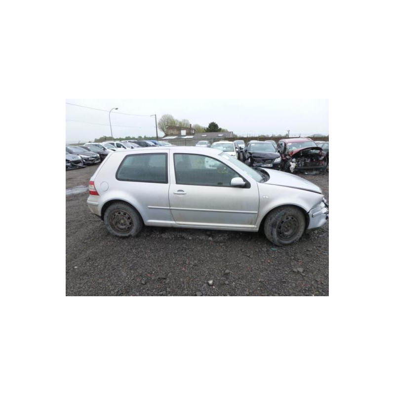 Attache ceinture arriere droit VOLKSWAGEN GOLF 4 Photo n°3
