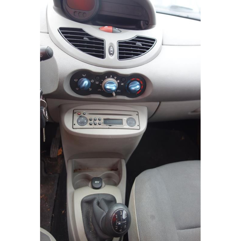 Pompe à carburant RENAULT TWINGO 2 Photo n°9