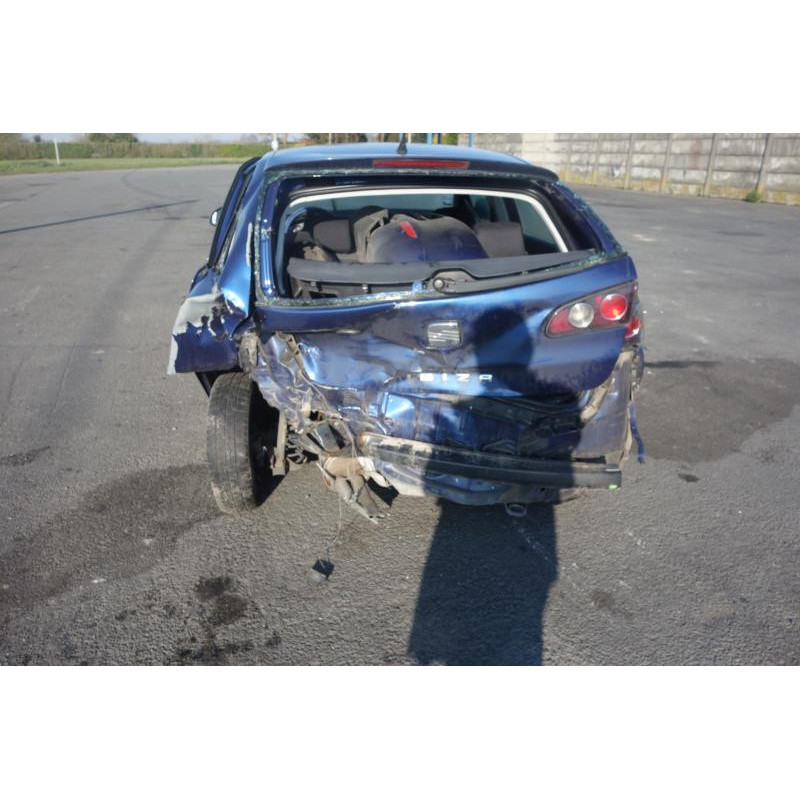 Pretensionneur de ceinture avant gauche SEAT IBIZA 3 Photo n°4