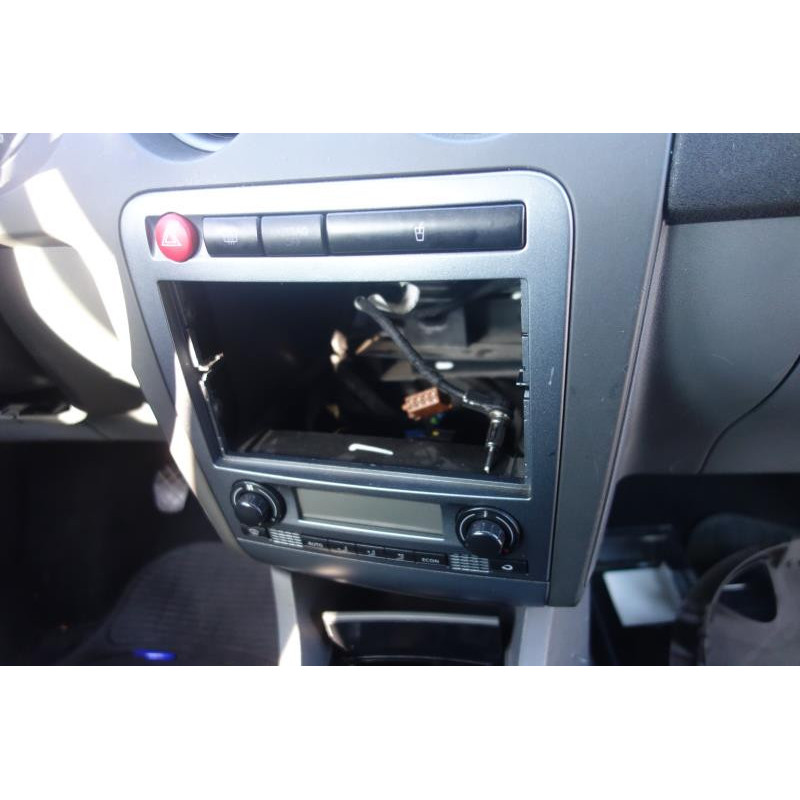 Pretensionneur de ceinture avant gauche SEAT IBIZA 3 Photo n°12