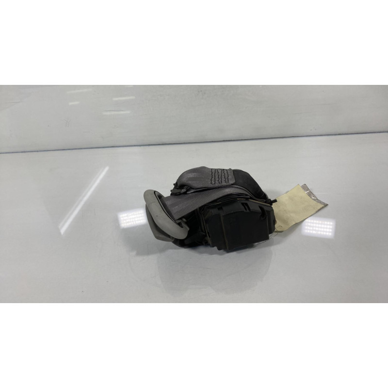Attache ceinture arriere centrale VOLKSWAGEN GOLF 4 Photo n°3