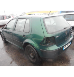 Attache ceinture arriere centrale VOLKSWAGEN GOLF 4