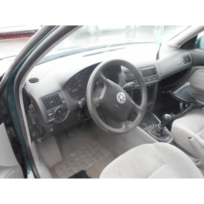 Attache ceinture arriere centrale VOLKSWAGEN GOLF 4 Photo n°8
