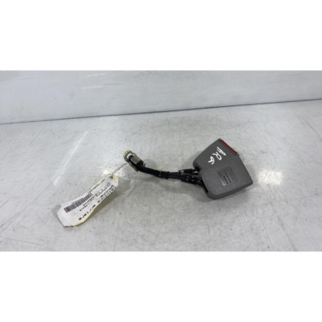 Attache ceinture arriere centrale VOLKSWAGEN GOLF 4 Photo n°1