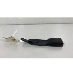 Attache ceinture arriere gauche MAZDA 323 6