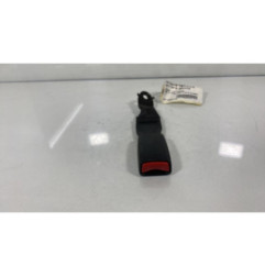Attache ceinture arriere gauche MAZDA 323 6