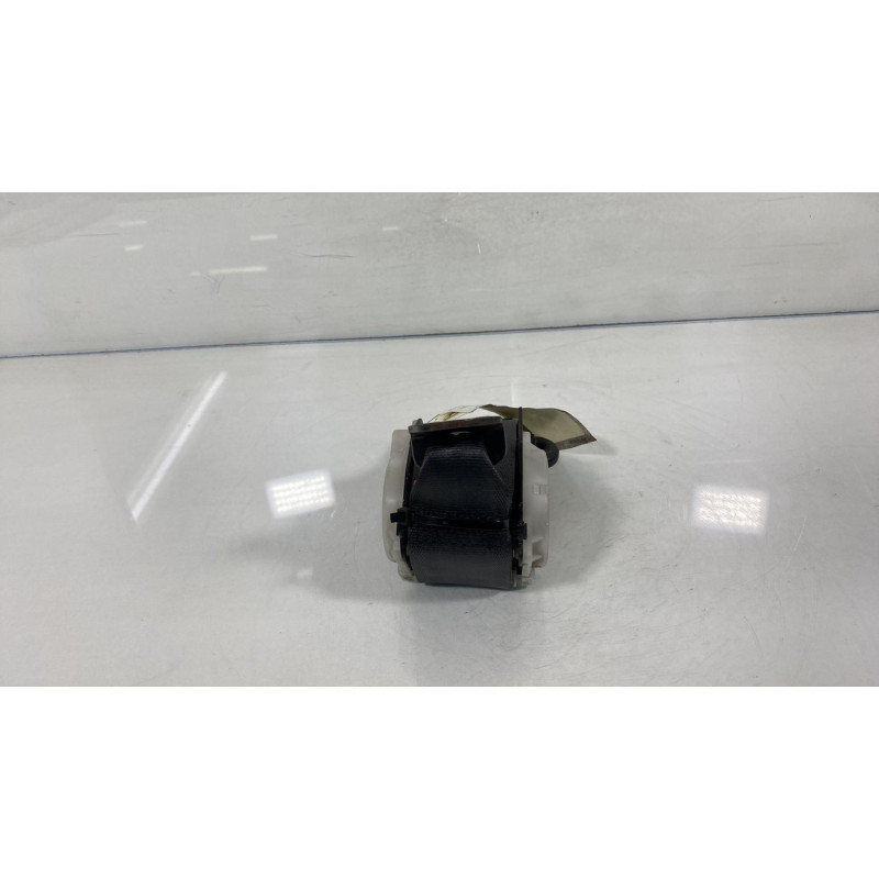 Ceinture arriere droit MAZDA 323 6 Photo n°1