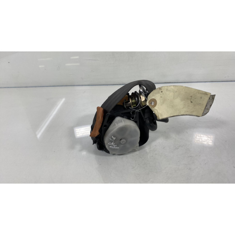Ceinture arriere gauche MAZDA 323 6 Photo n°1