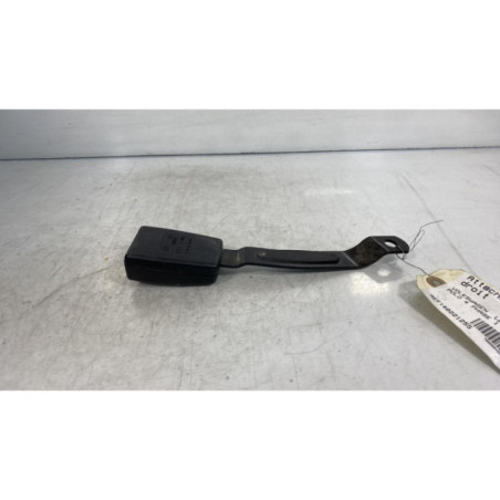 Attache ceinture avant droit VOLKSWAGEN POLO 4 Photo n°1