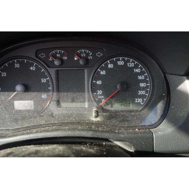 Attache ceinture avant droit VOLKSWAGEN POLO 4 Photo n°8