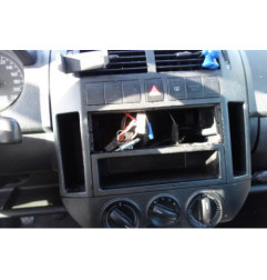 Attache ceinture avant droit VOLKSWAGEN POLO 4