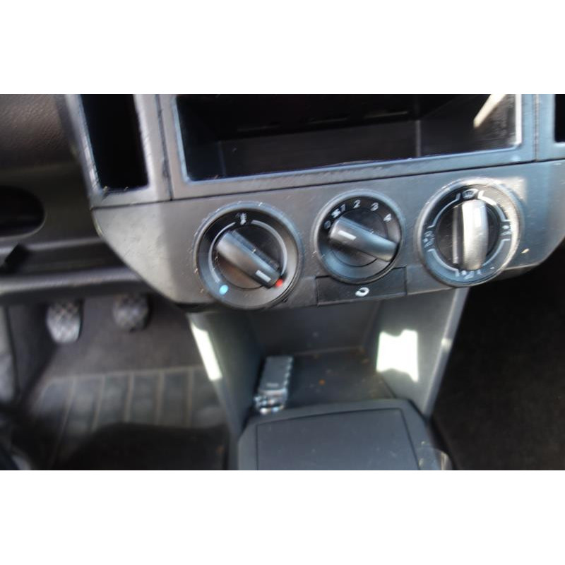 Attache ceinture avant droit VOLKSWAGEN POLO 4 Photo n°11