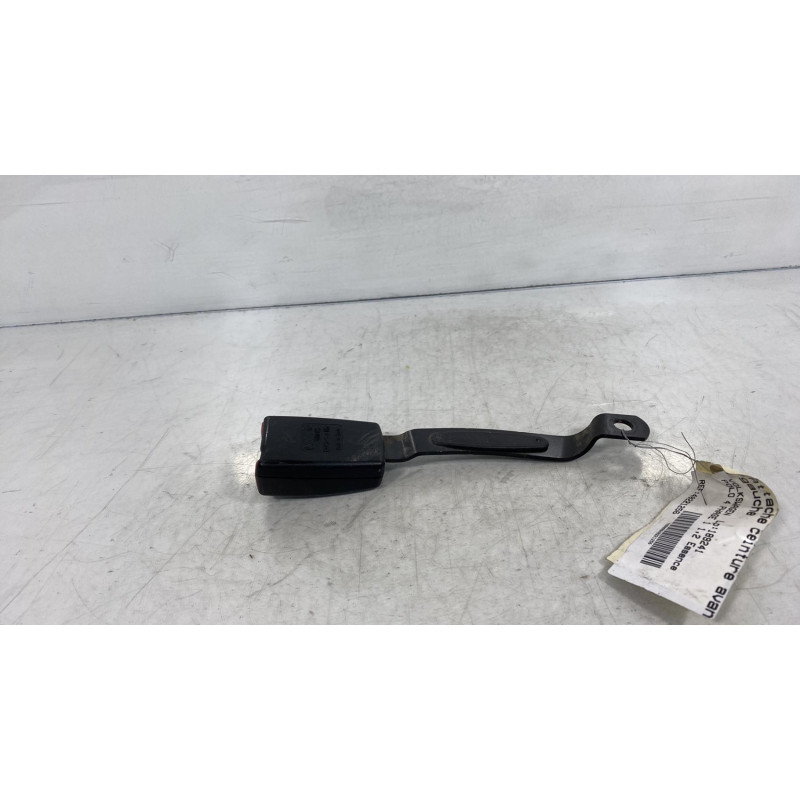 Attache ceinture avant gauche VOLKSWAGEN POLO 4 Photo n°2