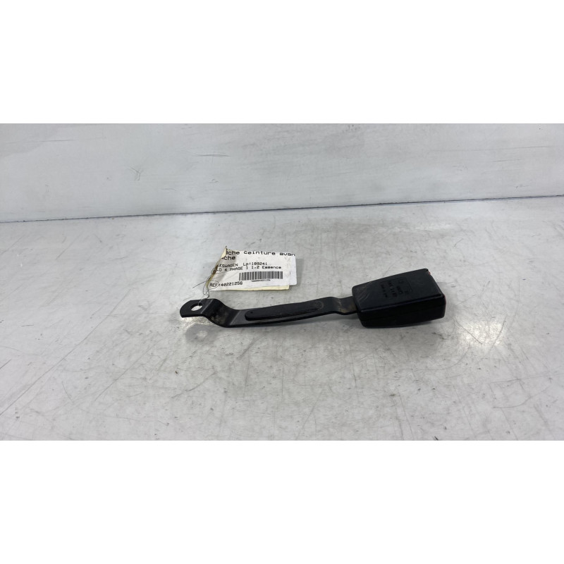Attache ceinture avant gauche VOLKSWAGEN POLO 4 Photo n°3