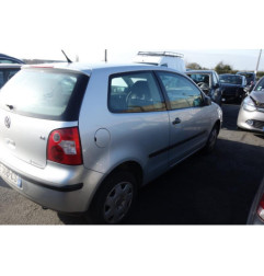 Attache ceinture avant gauche VOLKSWAGEN POLO 4