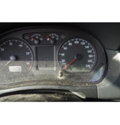 Attache ceinture avant gauche VOLKSWAGEN POLO 4