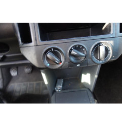 Attache ceinture avant gauche VOLKSWAGEN POLO 4