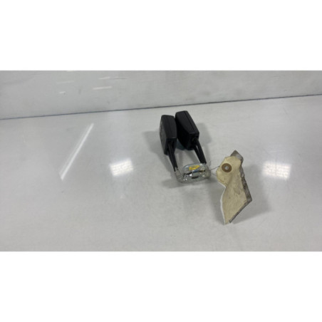Attache ceinture arriere gauche SEAT CORDOBA 2 Photo n°1