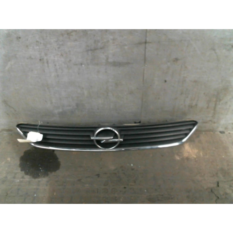Calandre OPEL ASTRA G Photo n°1