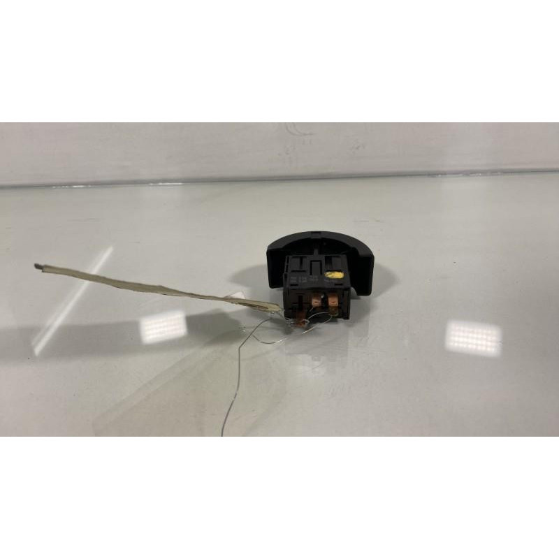 Bouton de warning OPEL ASTRA G Photo n°1