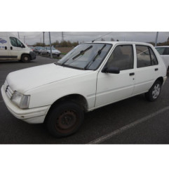 Vitre arriere droit PEUGEOT 205