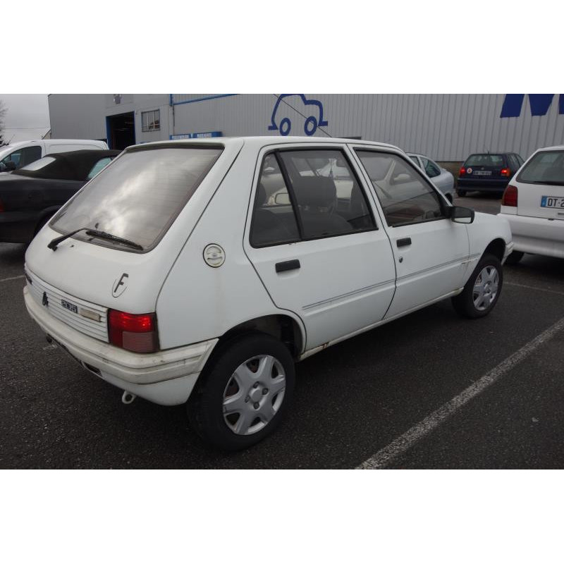 Vitre arriere droit PEUGEOT 205 Photo n°3