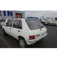 Vitre arriere droit PEUGEOT 205