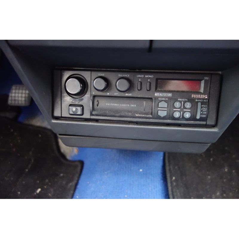 Vitre arriere droit PEUGEOT 205 Photo n°6