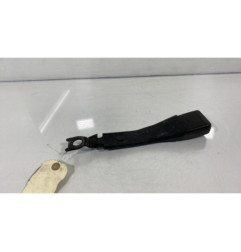 Attache ceinture avant droit TOYOTA AYGO 1