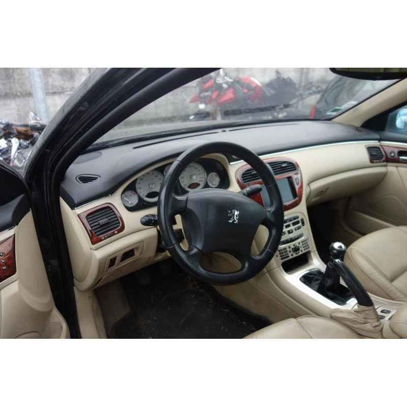 Attache ceinture avant droit PEUGEOT 607 Photo n°8