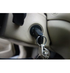 Attache ceinture avant droit PEUGEOT 607