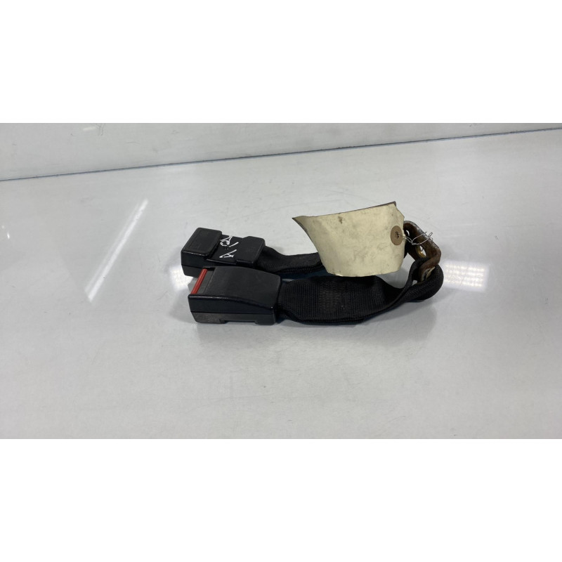 Attache ceinture arriere gauche OPEL CORSA B Photo n°3