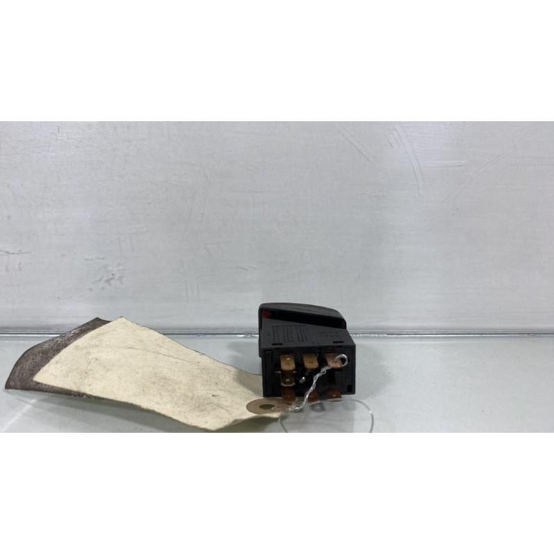 Bouton de warning OPEL CORSA B Photo n°2