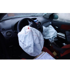 Attache ceinture arriere droit CITROEN C2