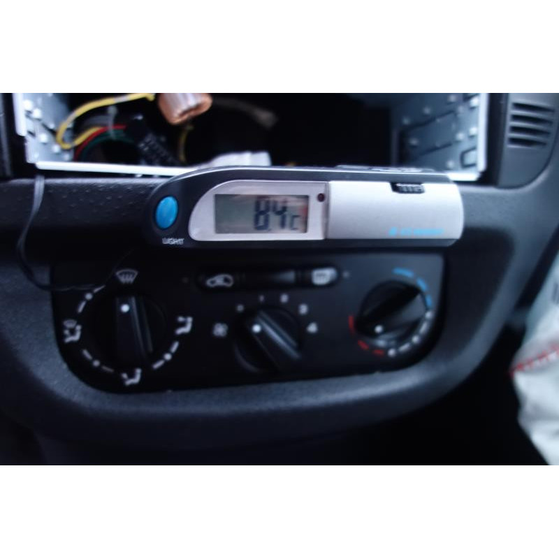 Attache ceinture arriere droit CITROEN C2 Photo n°11